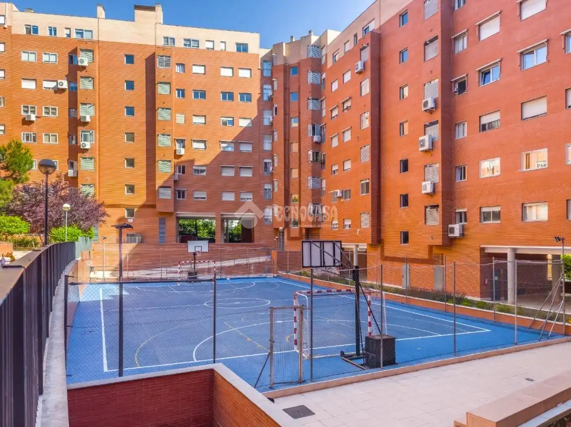 Außenansicht von Wohnung zum Verkauf in Madrid