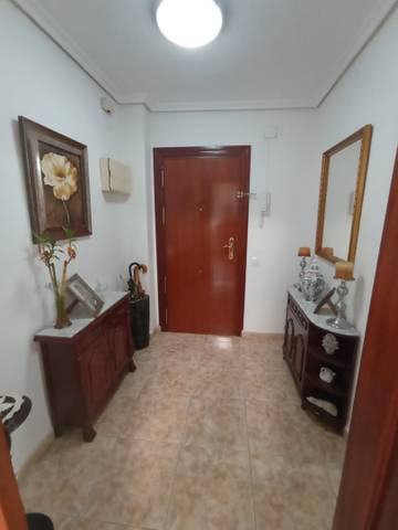 Piso en Venta en Calle Francisco Collantes de Terán en Barrio León