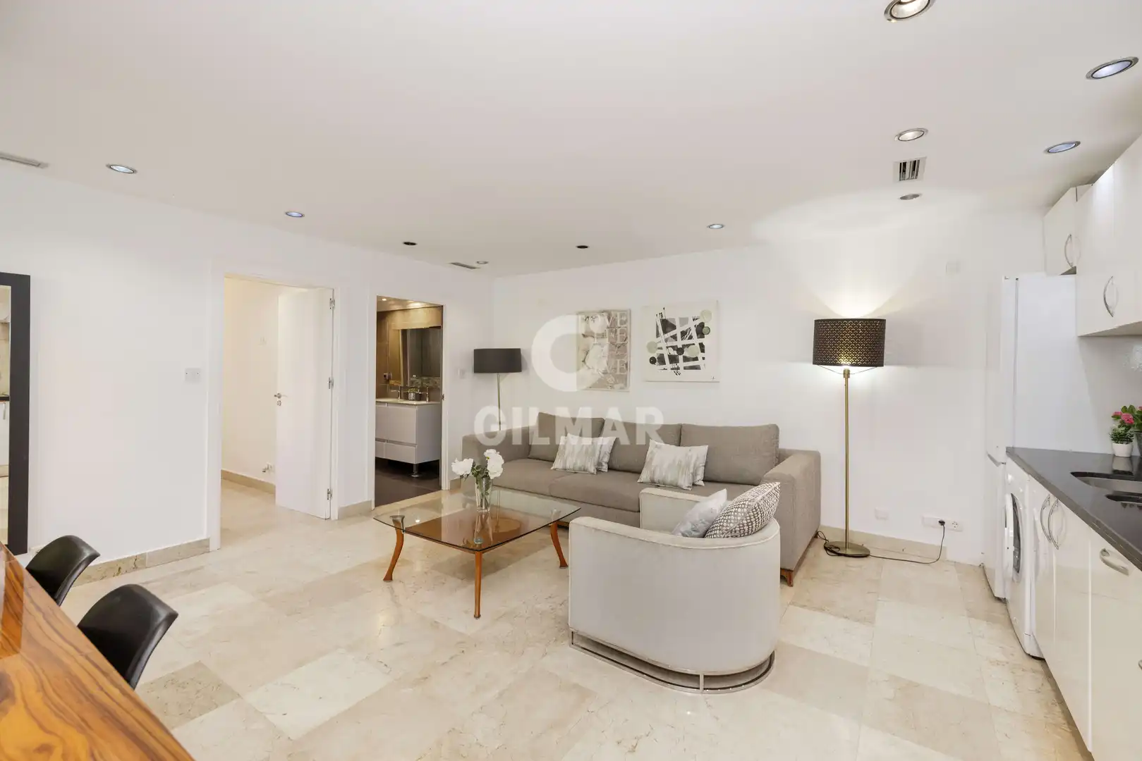 Sala d'estar de Apartament en venda en Marbella amb Calefacció, Jardí privat i Piscina