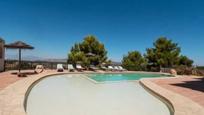 Piscina de Casa o xalet en venda en Alhaurín de la Torre amb Aire condicionat, Jardí privat i Terrassa