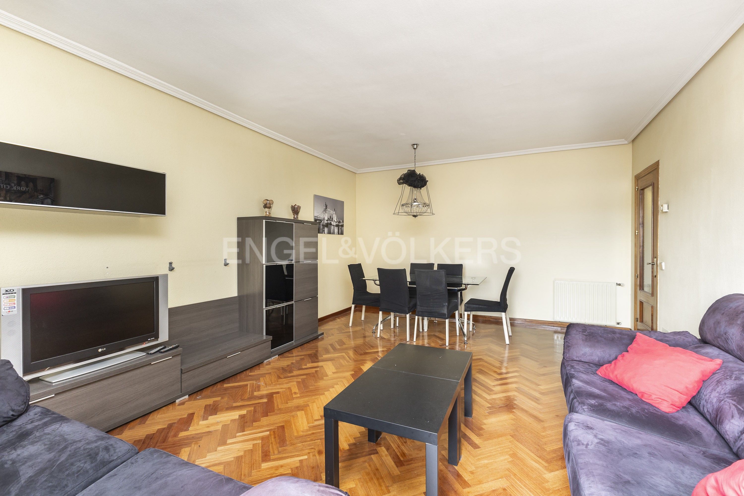 Sala d'estar de Apartament en venda en  Madrid Capital amb Aire condicionat, Calefacció i Parquet