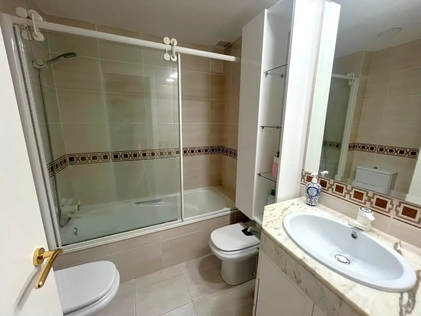 Baño de Casa adosada en venta en Castell d'Aro, Platja d'Aro i s'Agaró con Jardín privado, Terraza y Amueblado