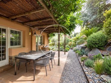 Casa con balcone in vendita a Carrer Montseny