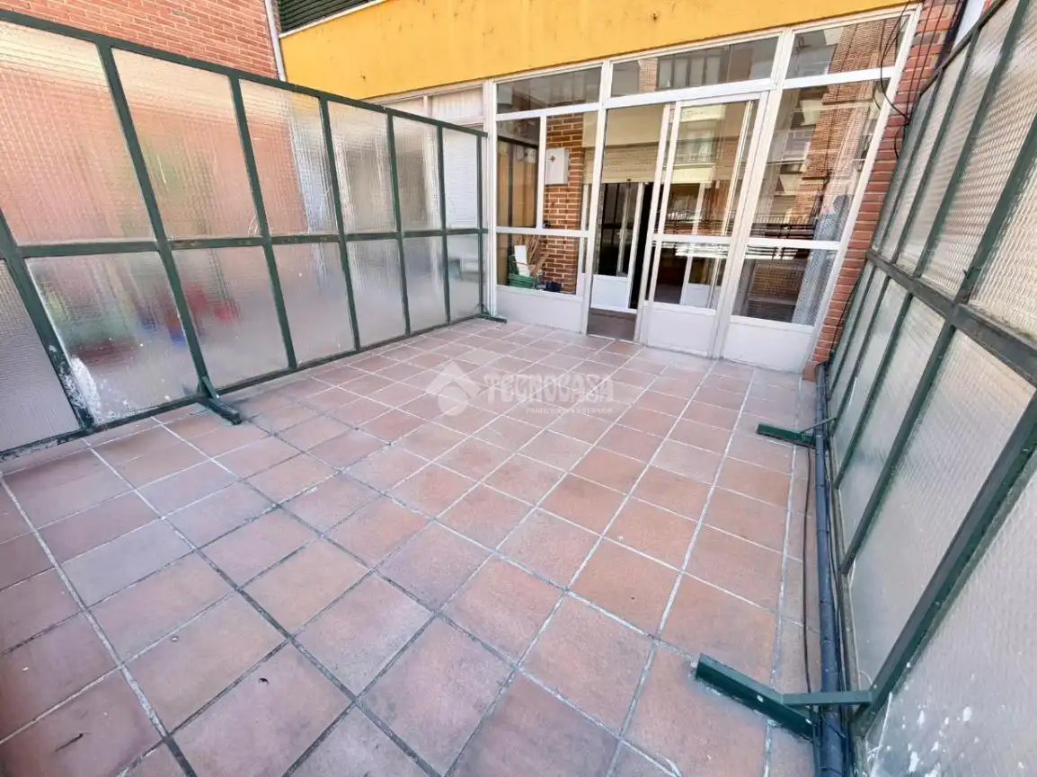 Terrassa de Pis en venda en León Capital  amb Calefacció, Parquet i Terrassa