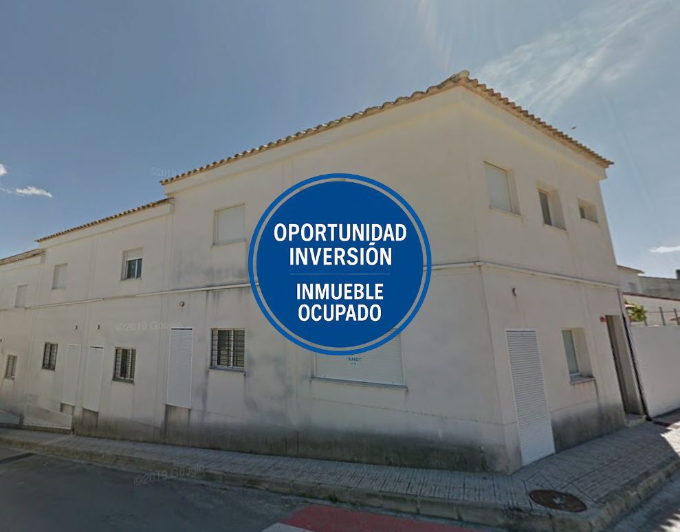 Exterior view of Single-family semi-detached for sale in Cerdà  with Alarm