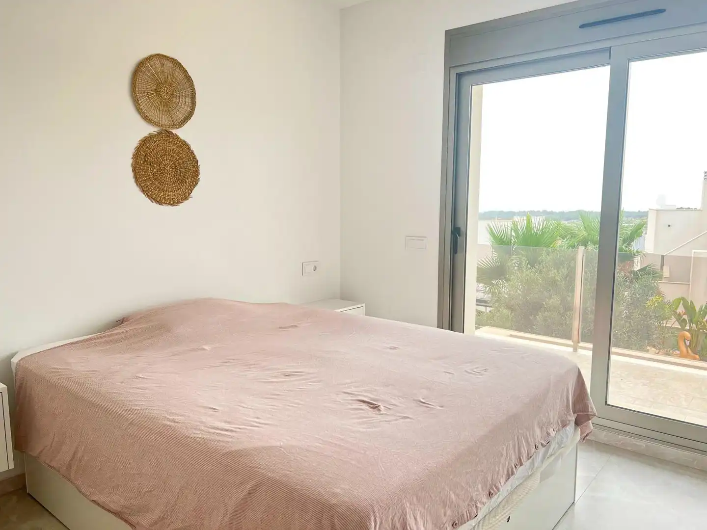 Habitación de Casa o chalet de alquiler en San Miguel de Salinas con Aire acondicionado, Calefacción y Jardín privado