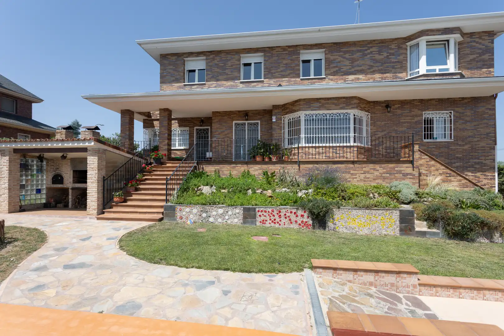 Vista exterior de Casa o xalet en venda en Villanueva del Pardillo amb Calefacció, Jardí privat i Piscina