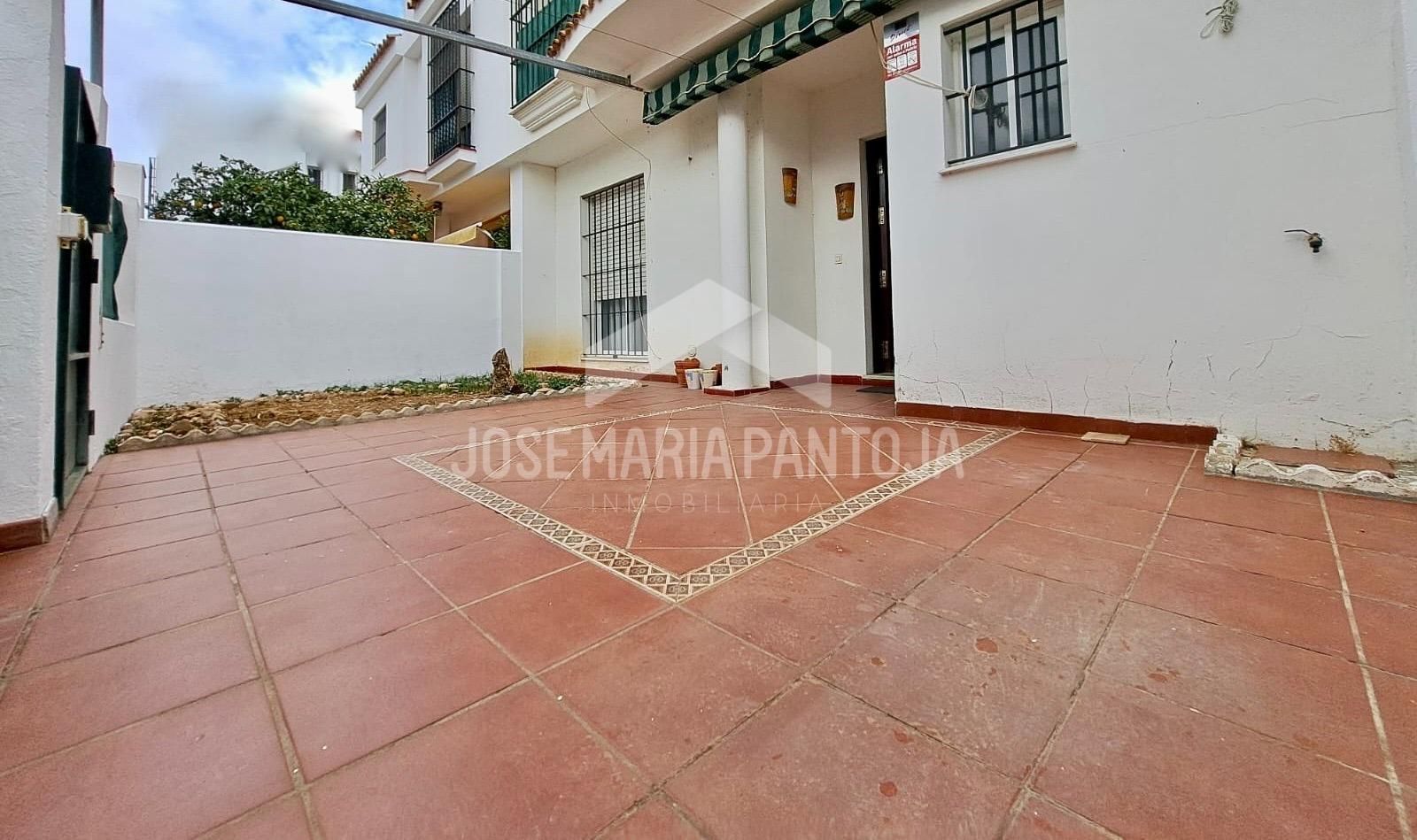 Casa adosada en venta en El Rocío - La Milagrosa