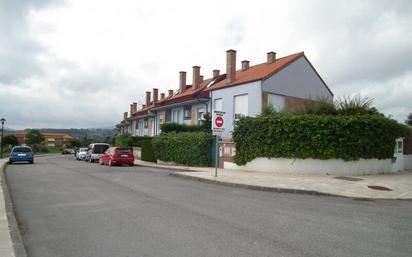 Vista exterior de Pis en venda en Santillana del Mar amb Piscina