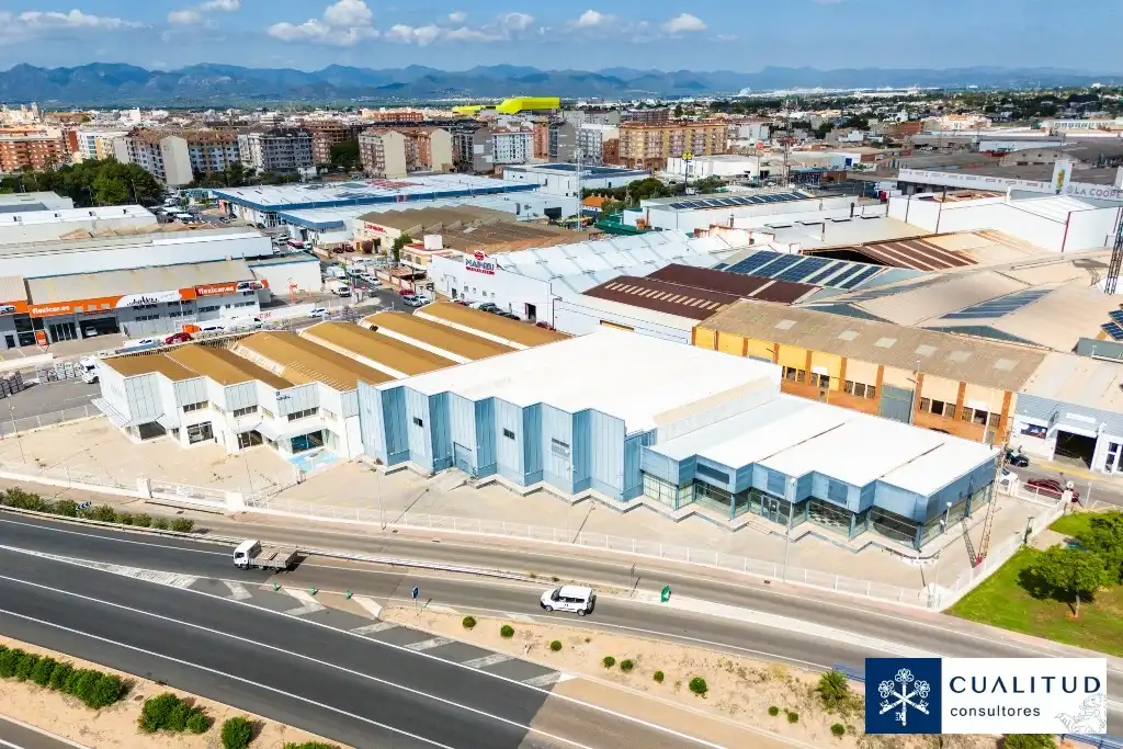 Vista exterior de Nave industrial de alquiler en Vila-real