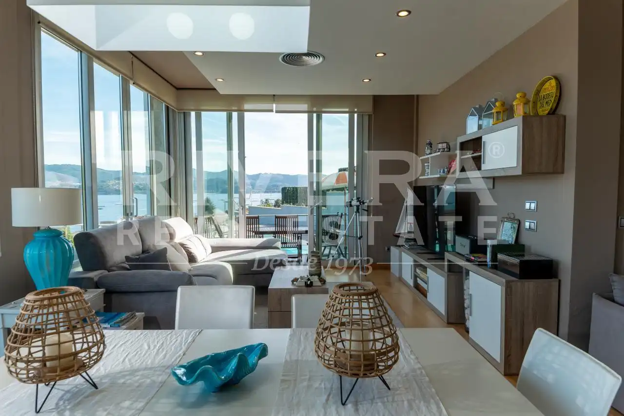 Sala de estar de Casa o chalet en venta en Poio con Calefacción, Jardín privado y Terraza