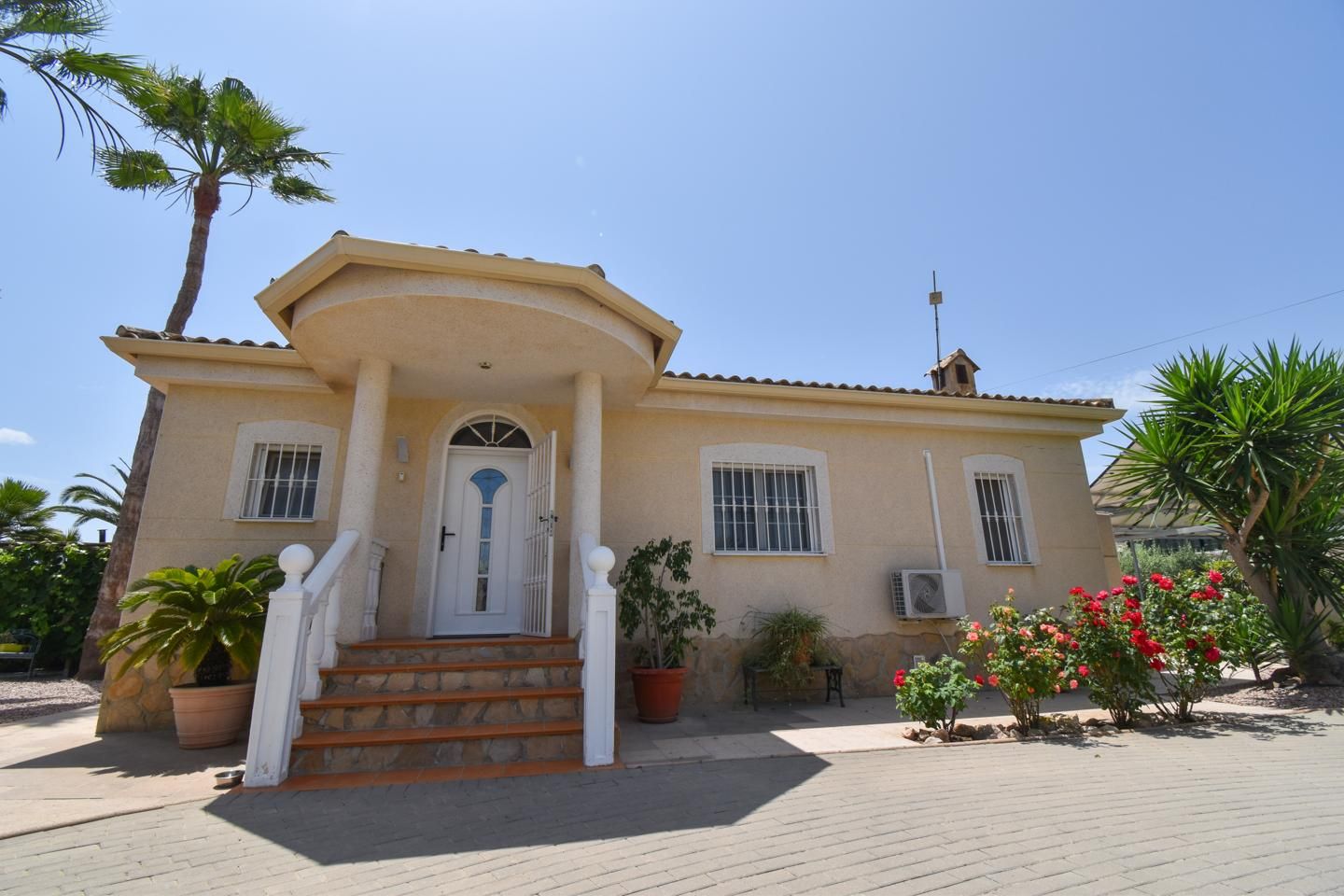 Exterior view of House or chalet for sale in Elche / Elx  with Air Conditioner, Heating and Private garden