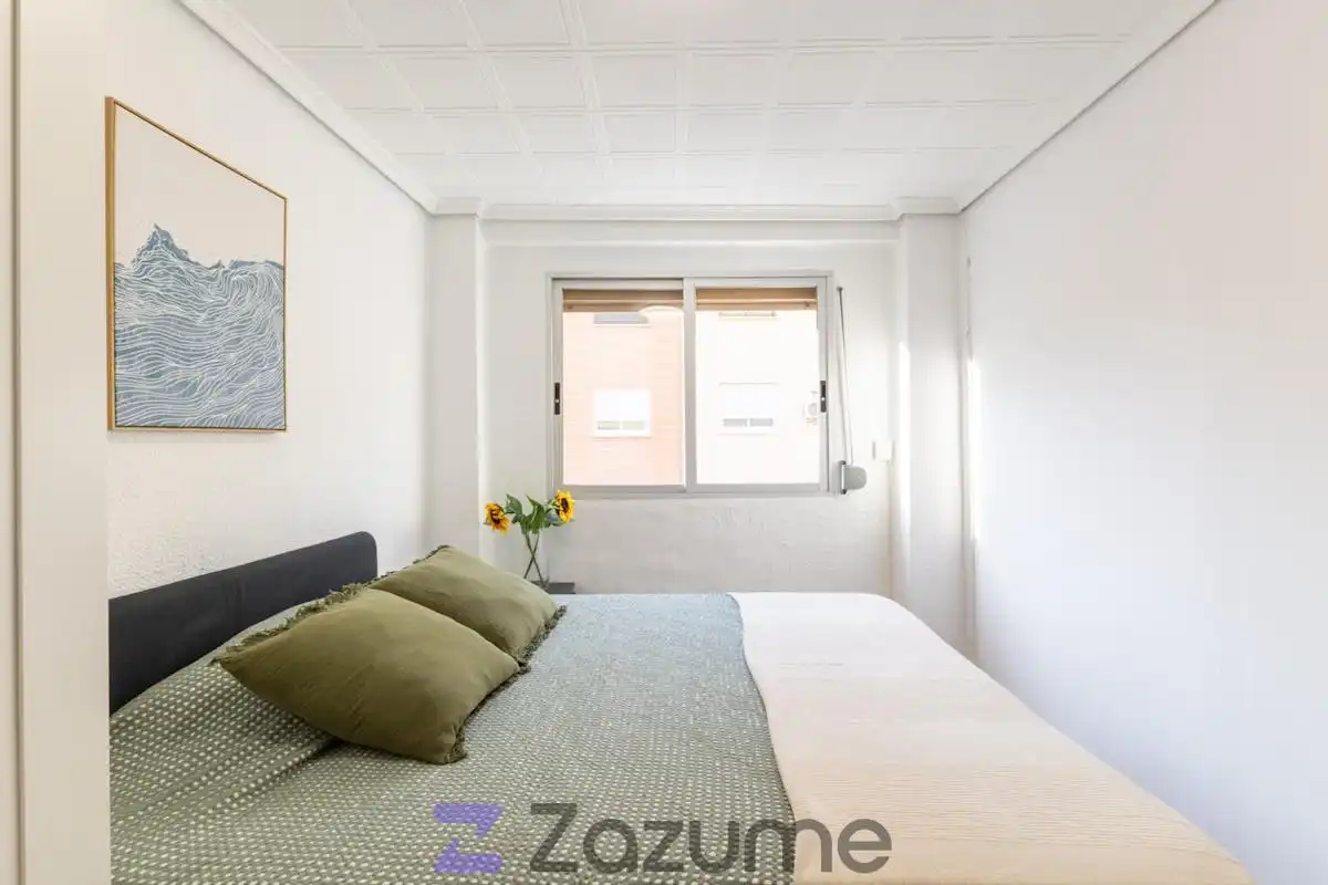 Habitación de Piso para compartir en Valencia con Calefacción, Amueblado y Horno