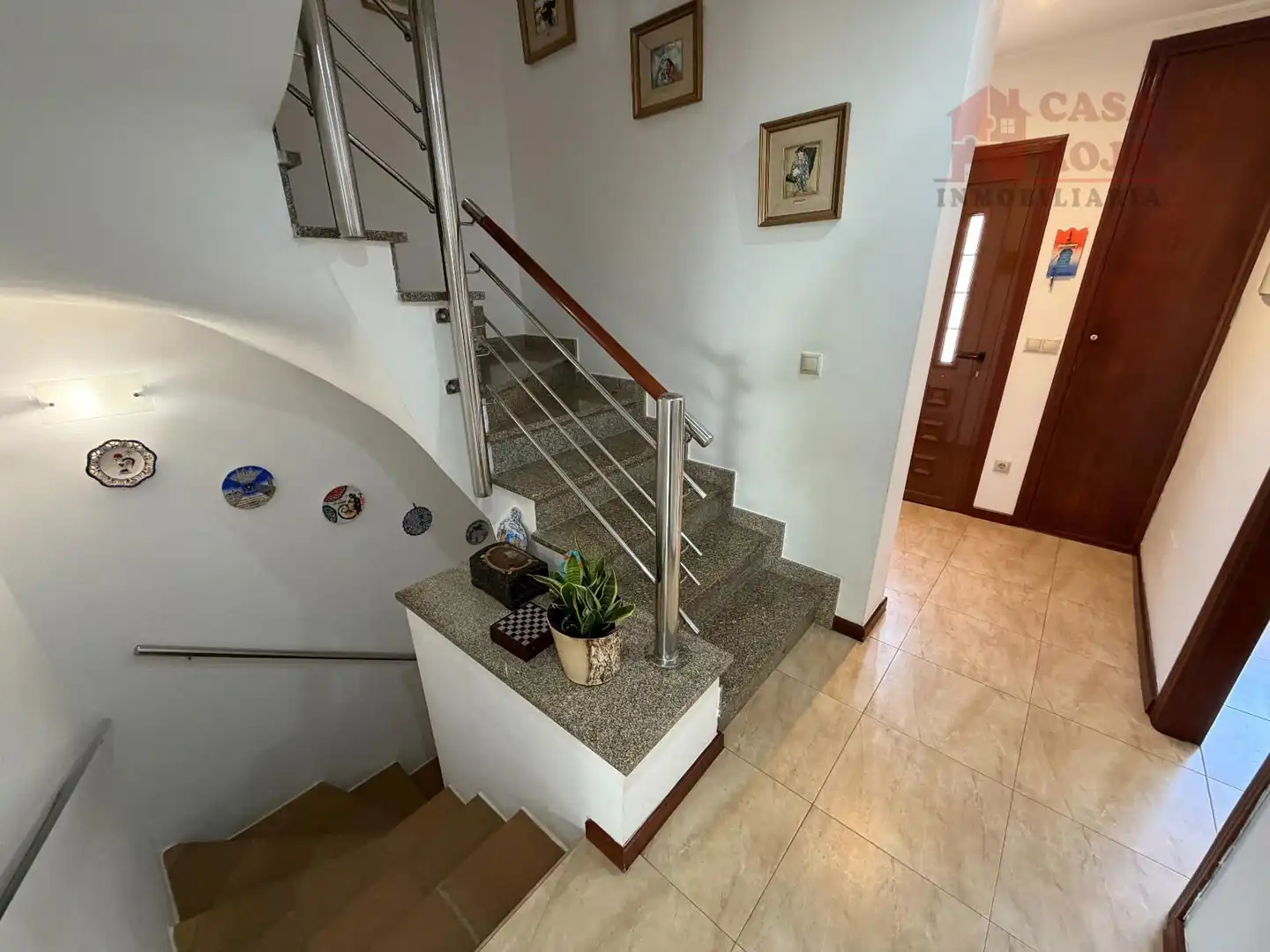 Casa adosada en venda en Cangas  amb Calefacció, Parquet i Traster