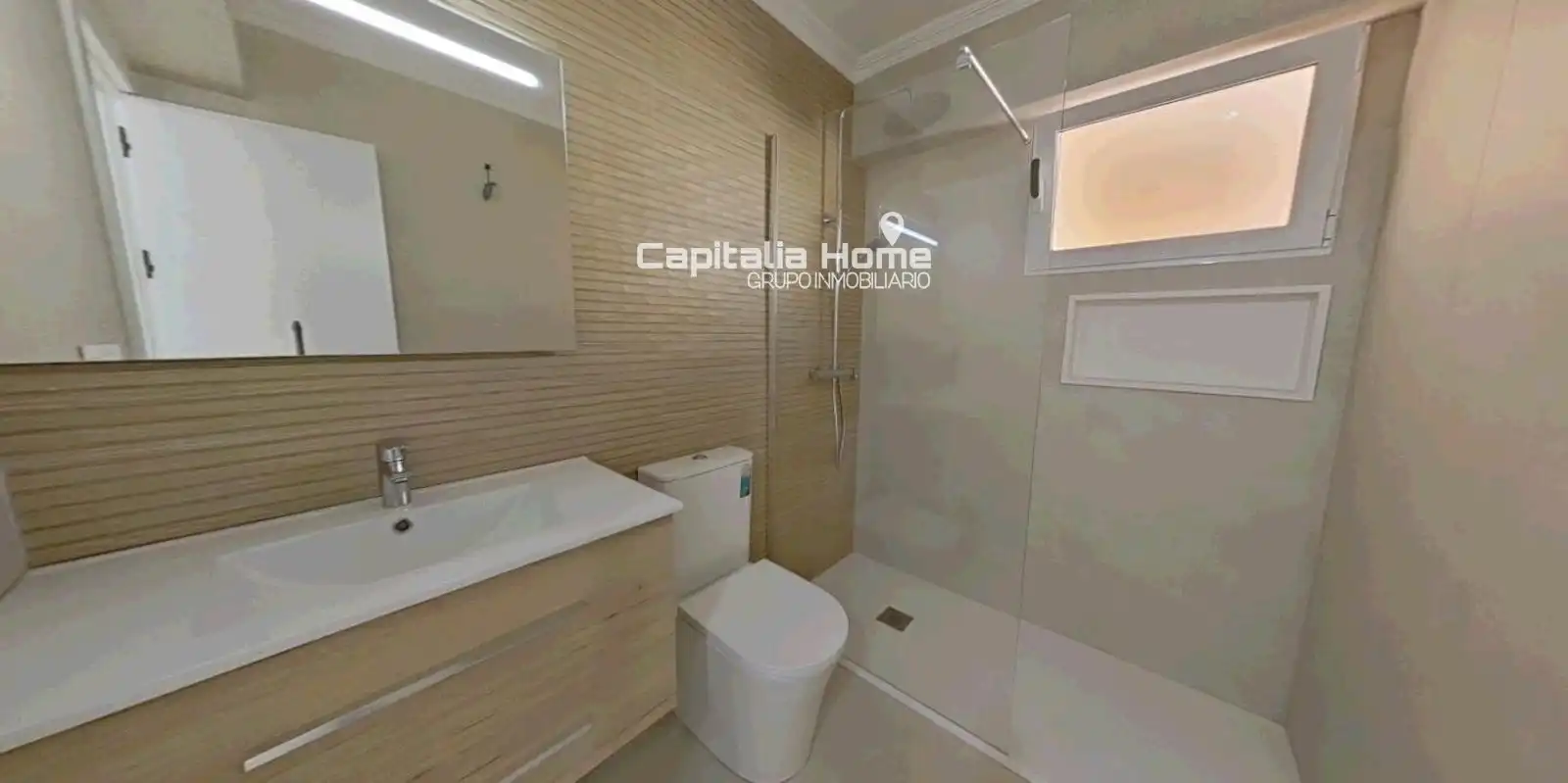 Baño de Ático en venta en Torrevieja con Calefacción y Terraza