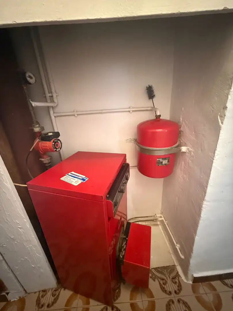 Wohnung zum Verkauf in Villarrobledo mit Heizung, Privatgarten und Abstellraum