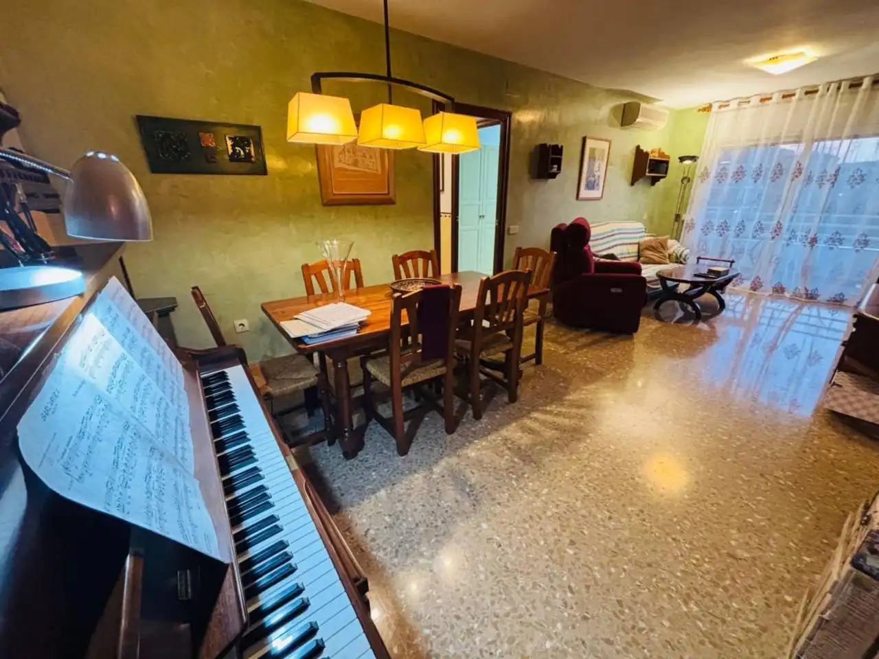 Comedor de Piso en venta en Vilanova i la Geltrú con Aire acondicionado, Calefacción y Terraza