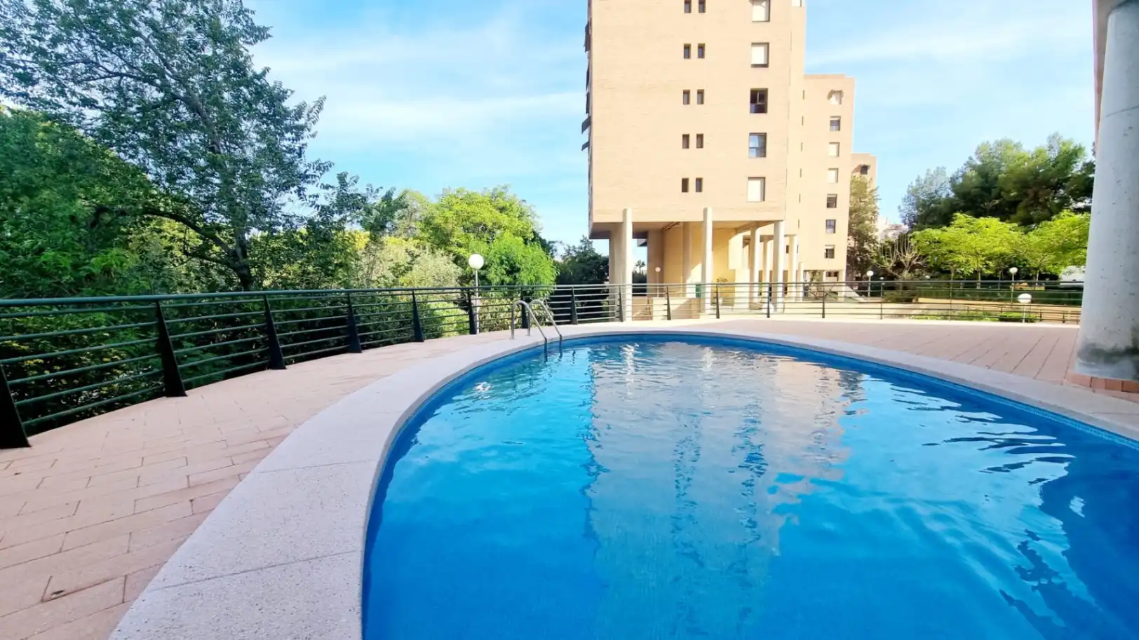 Piscina de Ático en venta en Benidorm con Aire acondicionado, Jardín privado y Terraza