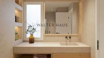 Bathroom of Flat for sale in  Barcelona Capital  with Air Conditioner, Heating and Microwave