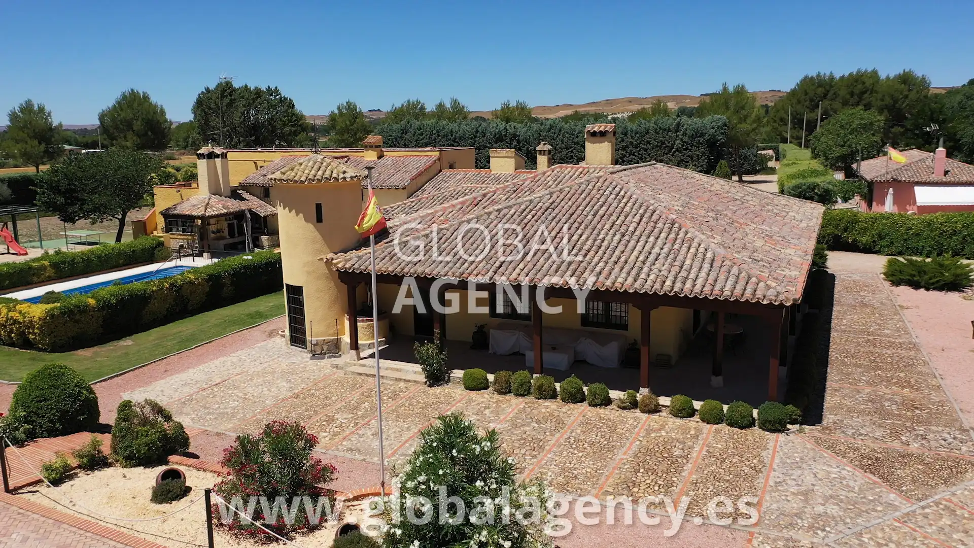 Vista exterior de Finca rústica en venda en Chinchón amb Aire condicionat, Calefacció i Jardí privat