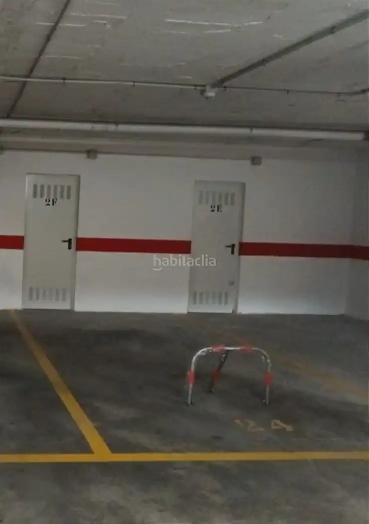 Parkplatz zur Miete in Calle Castillo de Cumbres Mayores 16