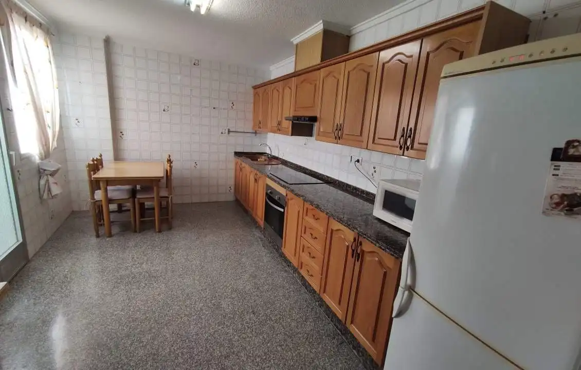 Kitchen of Flat for share in Elche / Elx