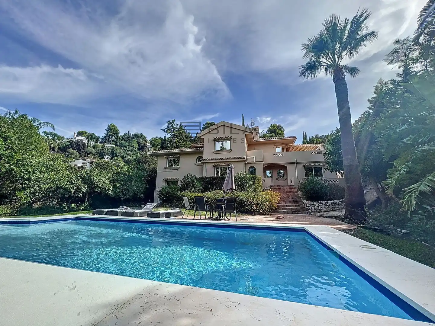 Chalet con piscina en venta en Las Lomas de Mijas