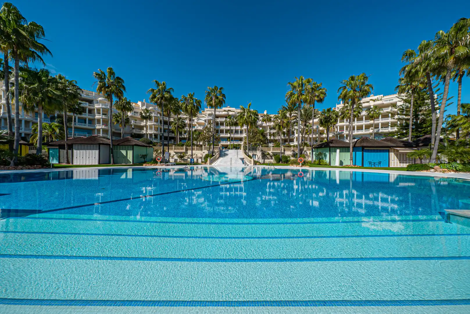 Apartment with pool for sale in Selwo, imagen 3