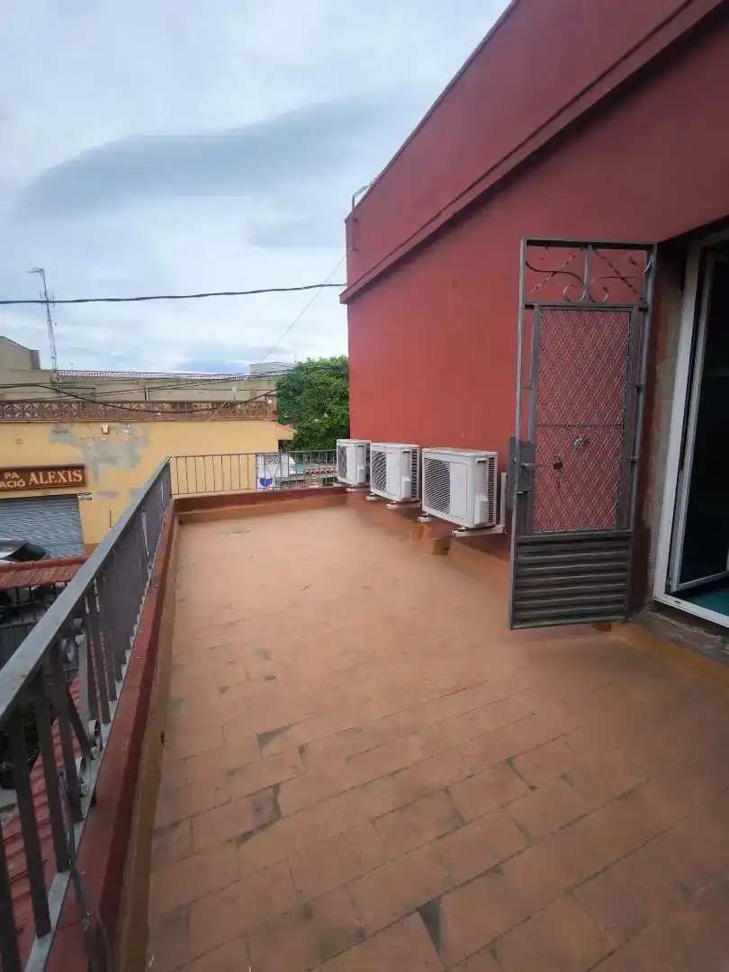 Terraza de Casa adosada en venta en Figueres con Aire acondicionado, Trastero y Horno