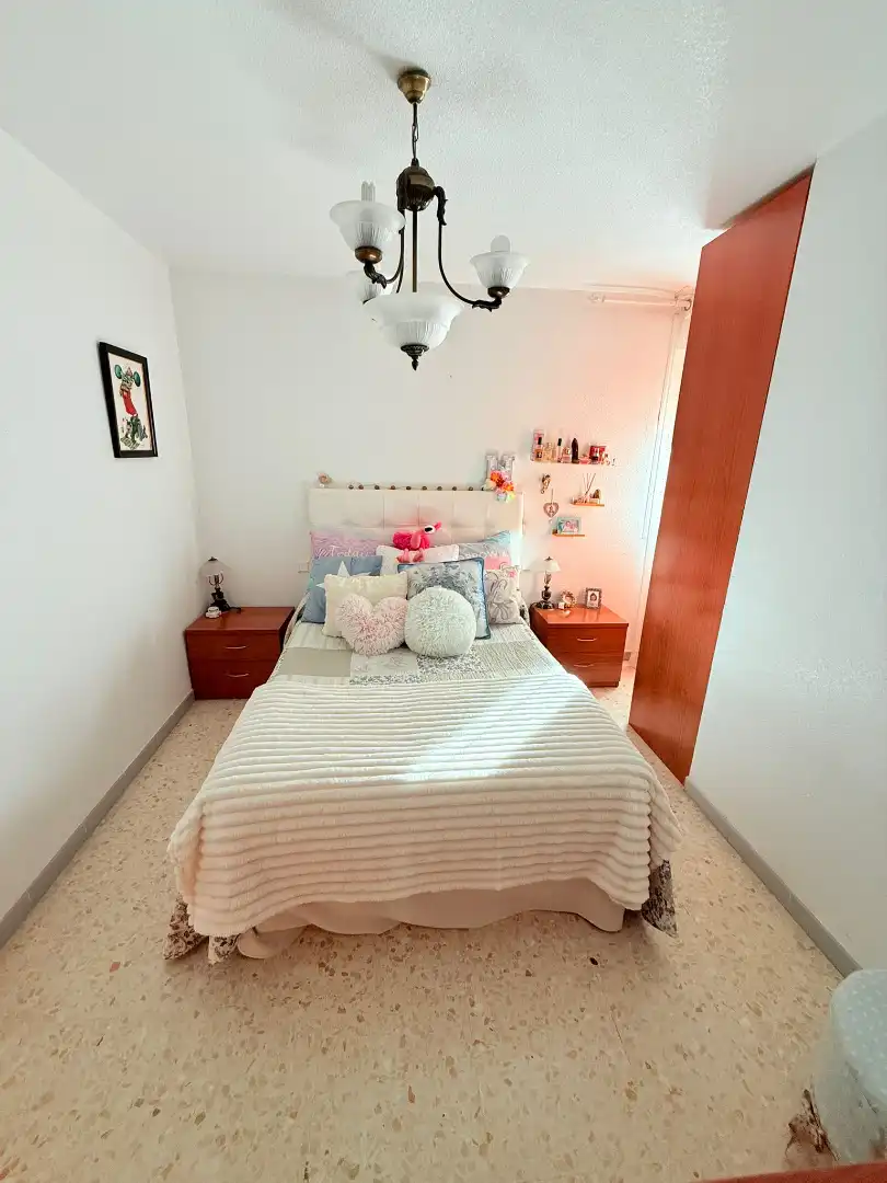 Bedroom of Flat for sale in Sevilla  with Air Conditioner, Terrace and Furnished