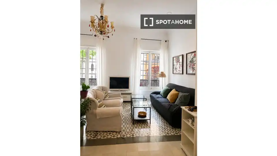 Vista exterior de Apartament per a compartir en Sevilla amb Aire condicionat, Terrassa i Moblat