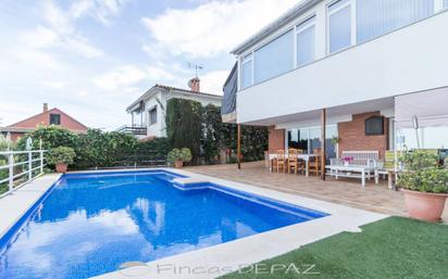 Swimming pool of House or chalet for sale in Castelldefels  with Air Conditioner, Terrace and Swimming Pool