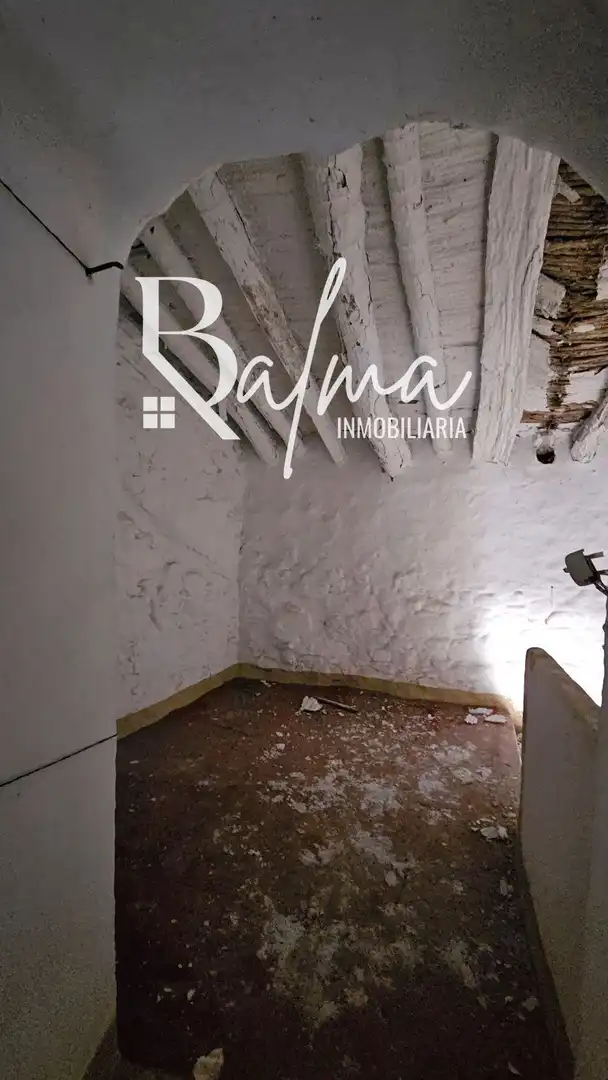 Casa adosada en venta en Alfarnate