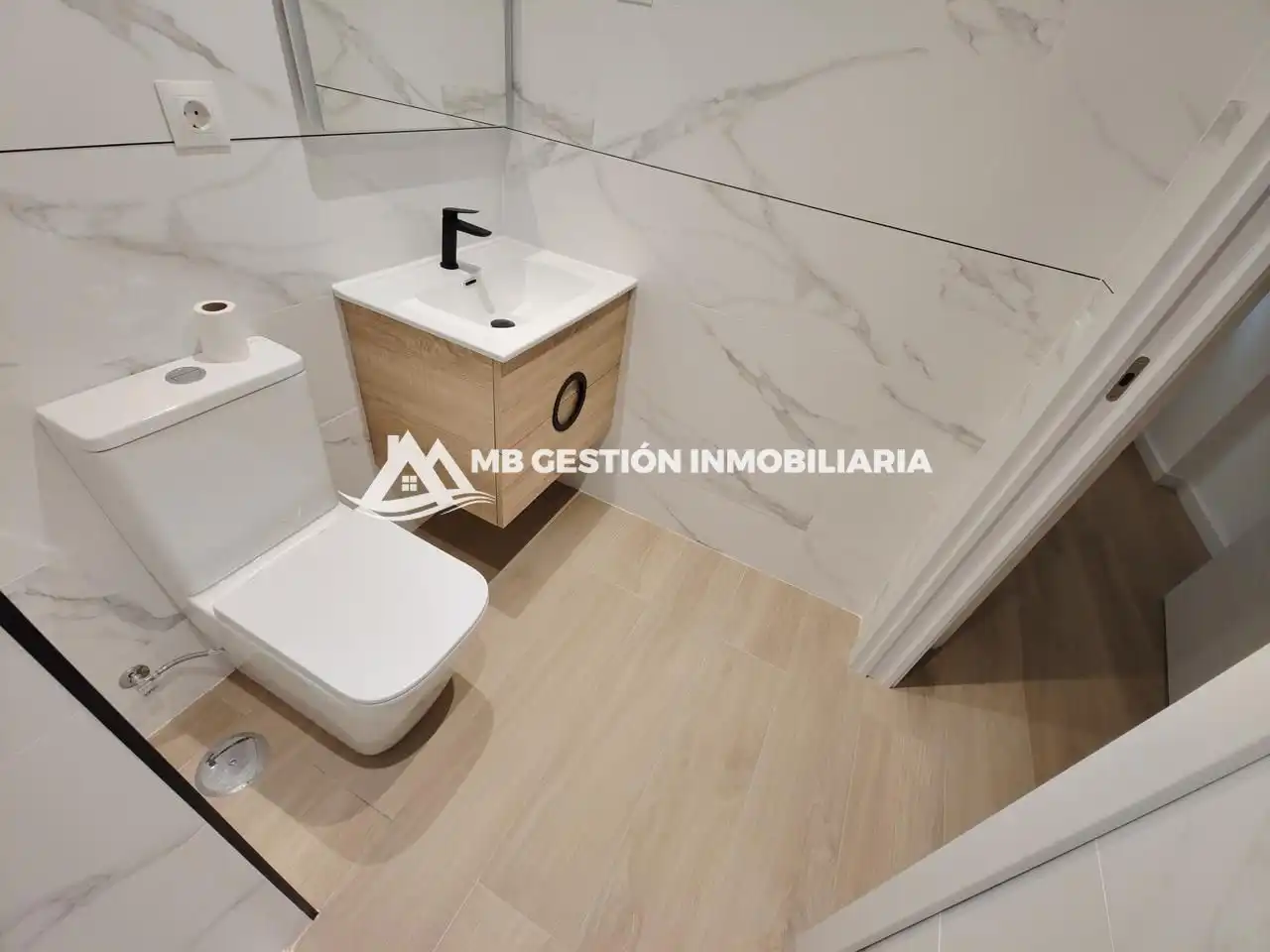 Baño de Planta baja en venta en Getafe con Aire acondicionado y Calefacción