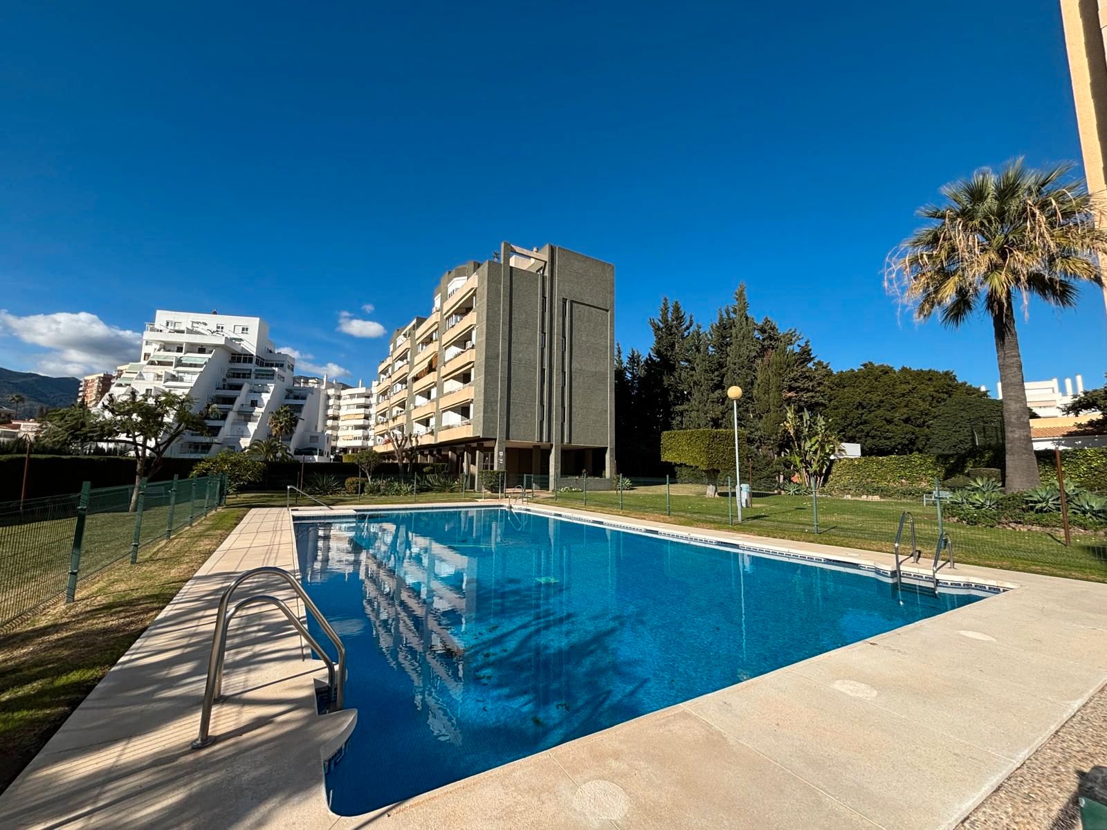 Swimming pool of Flat for sale in Benalmádena  with Terrace, Storage room and Community pool
