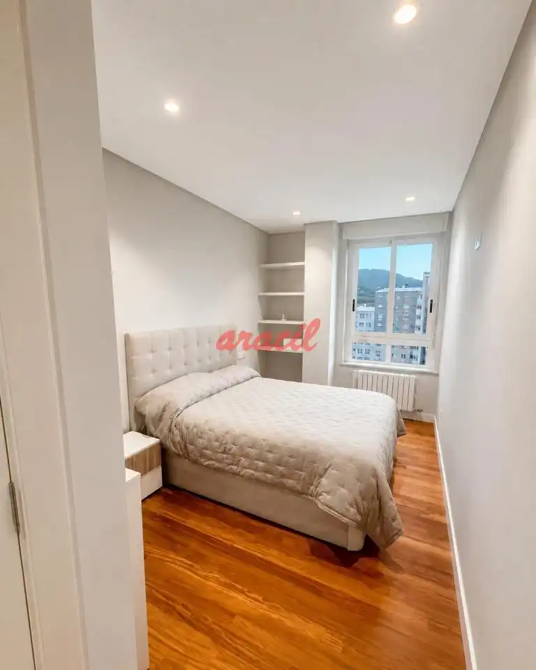Habitación de Apartamento en venta en Ourense Capital  con Calefacción y Balcón