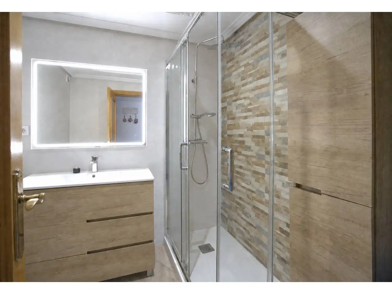 Bathroom of Flat for sale in La Llagosta  with Air Conditioner and Balcony