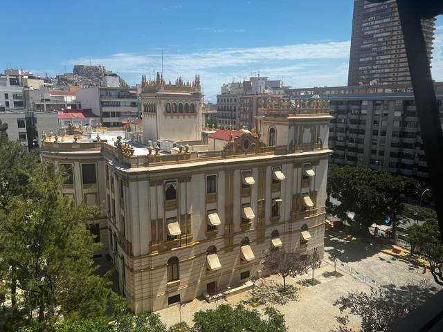 Piso en Venta en Ensanche - Diputación
