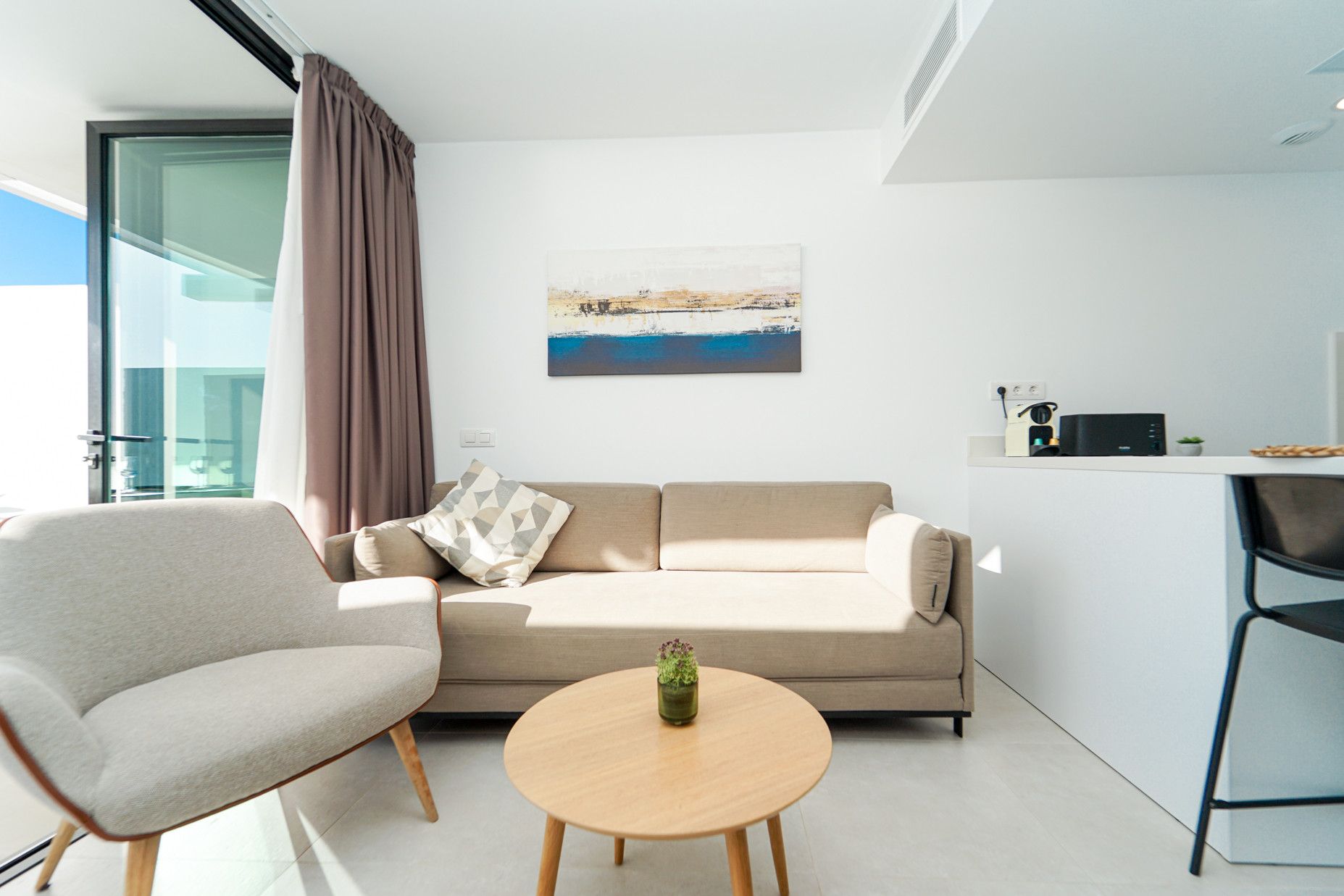 Sala d'estar de Apartament en venda en Mogán amb Aire condicionat, Terrassa i Piscina