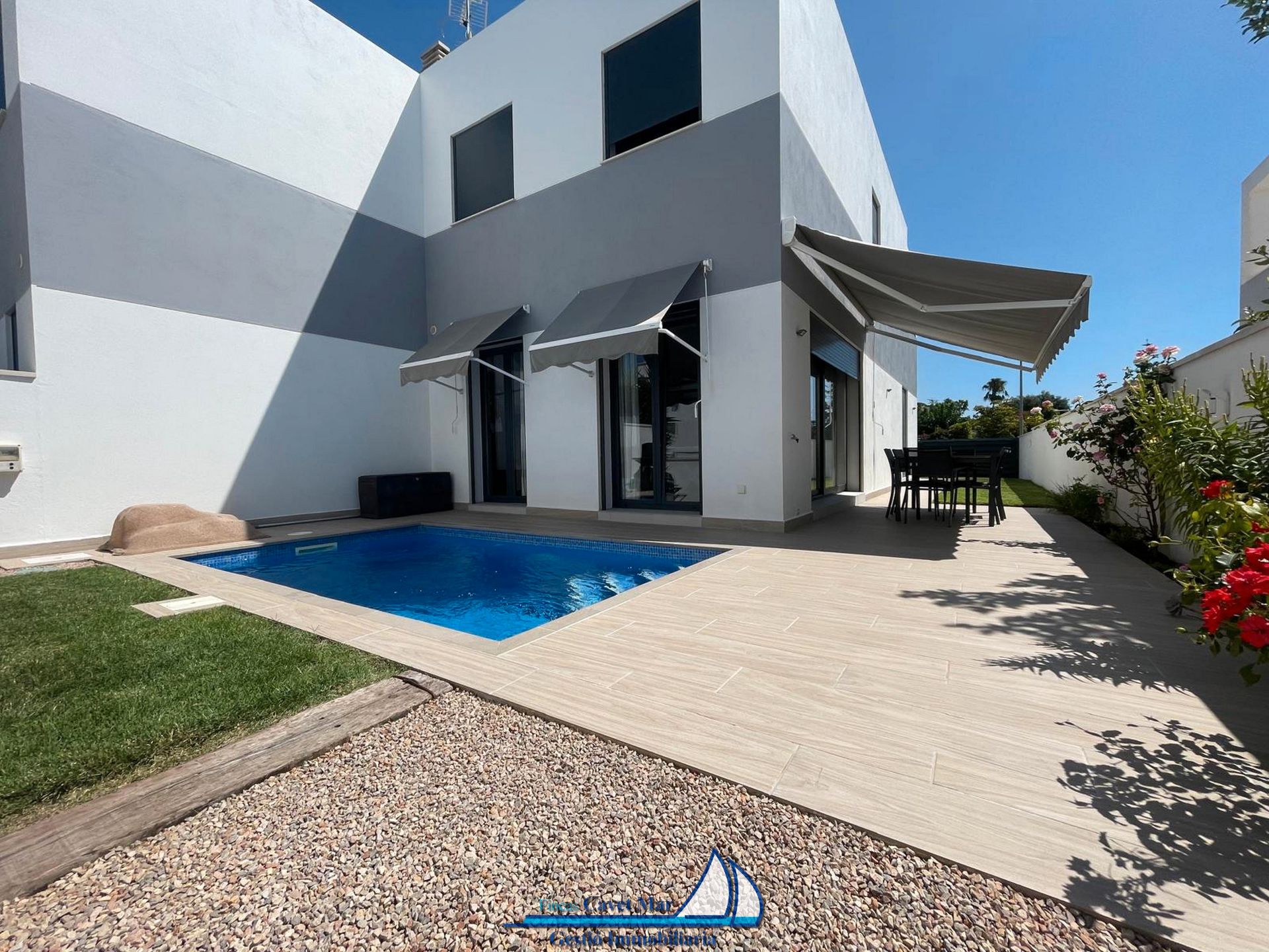Swimming pool of Single-family semi-detached for sale in Cambrils  with Air Conditioner, Heating and Private garden