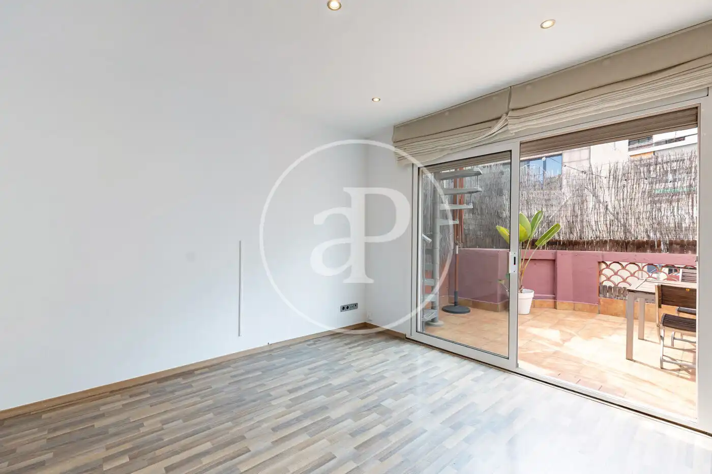 Exterior view of Flat for sale in Barcelona  with Air Conditioner, Heating and Terrace