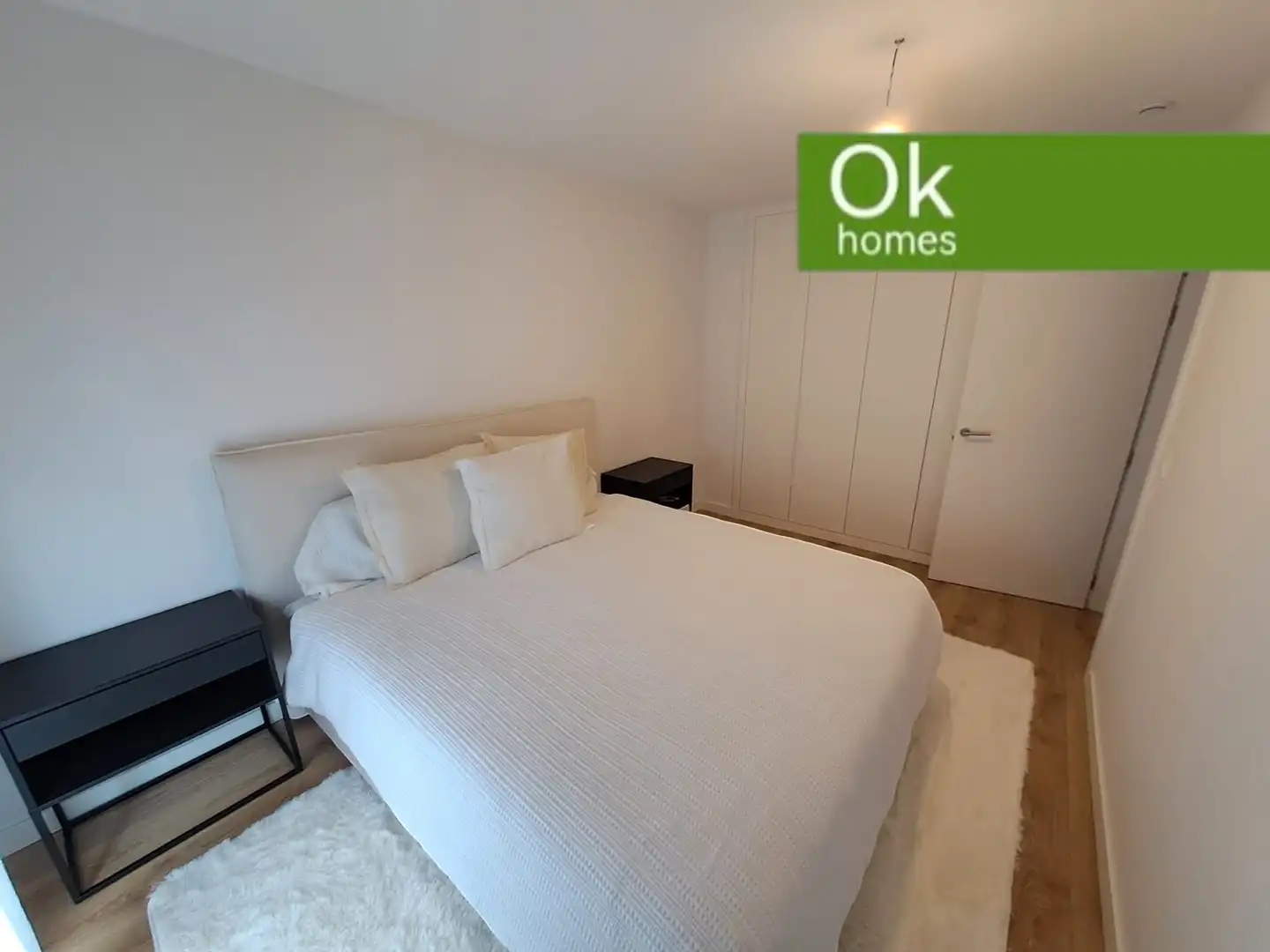 Habitación de Casa adosada en venta en Oleiros con Calefacción, Parquet y Terraza