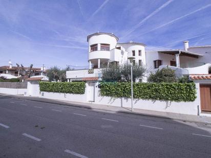 Exterior view of House or chalet for sale in El Vendrell  with Air Conditioner, Heating and Terrace