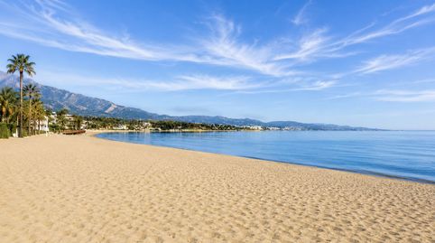 Foto 5 de Apartamento en venta en Las Lomas de Río Verde, Marbella
