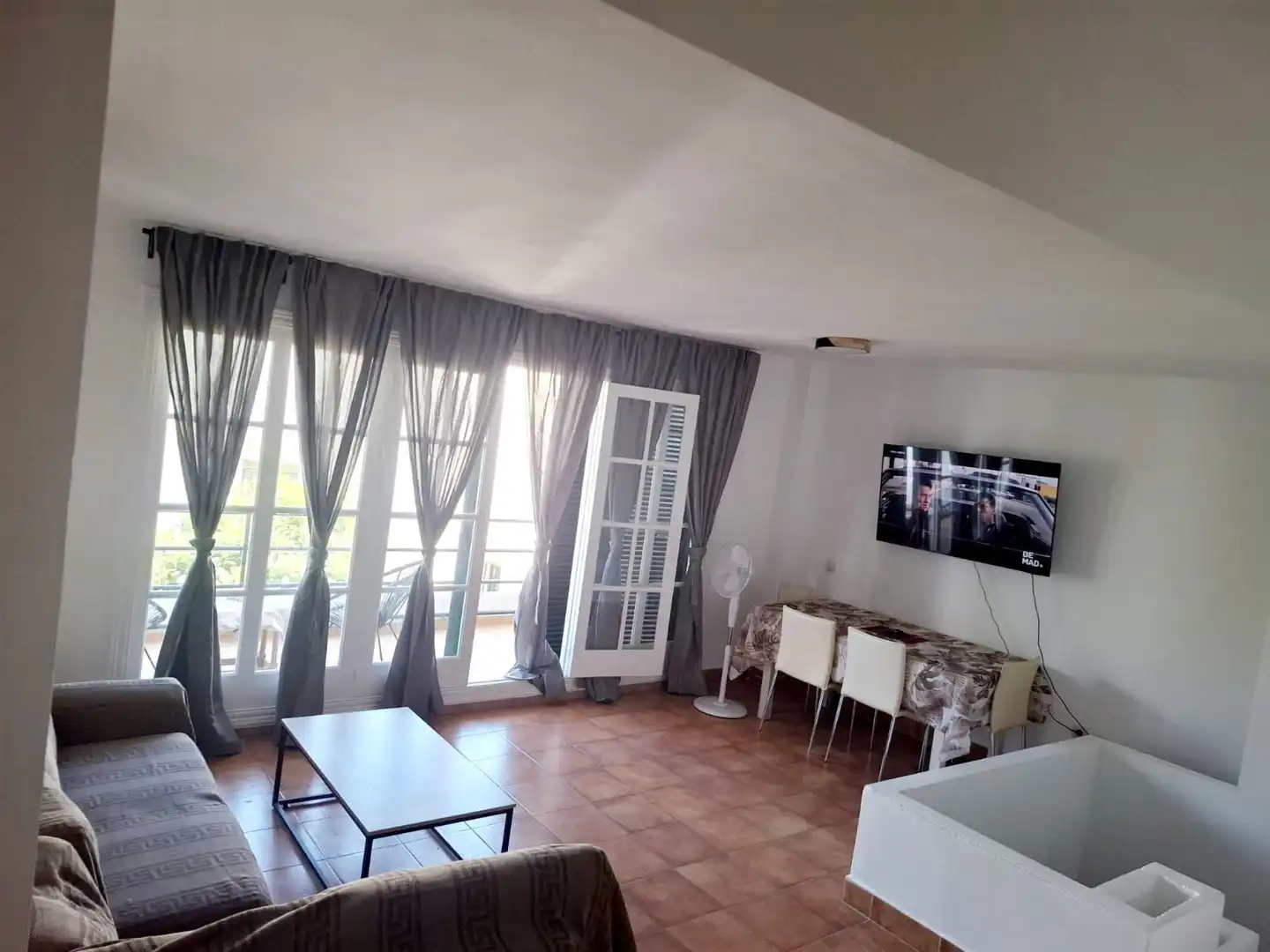 Wohnzimmer von Wohnungen zur Miete in Torremolinos mit Terrasse, Abstellraum und Möbliert