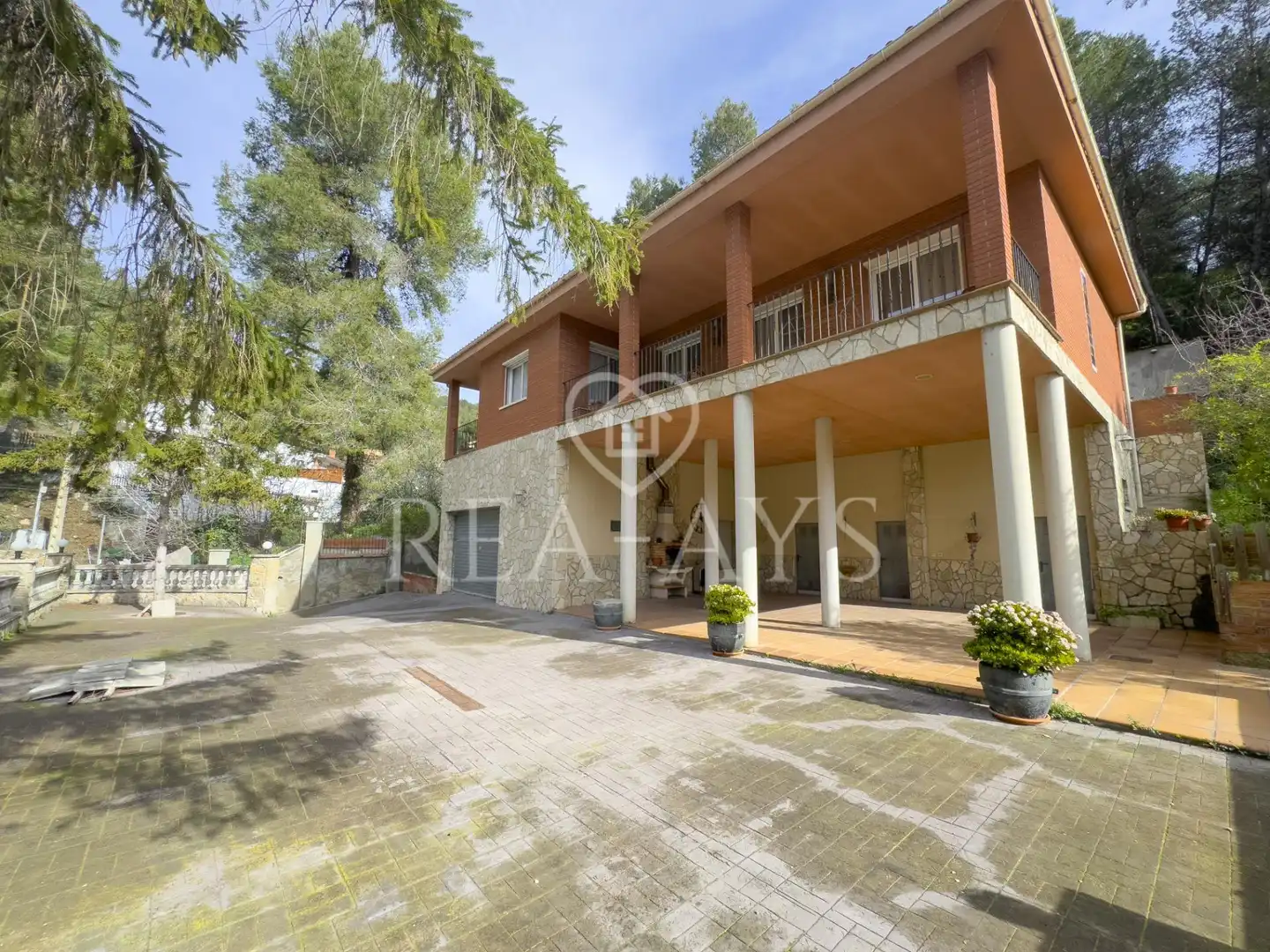 Vista exterior de Casa o chalet en venta en Vallirana con Aire acondicionado, Calefacción y Jardín privado