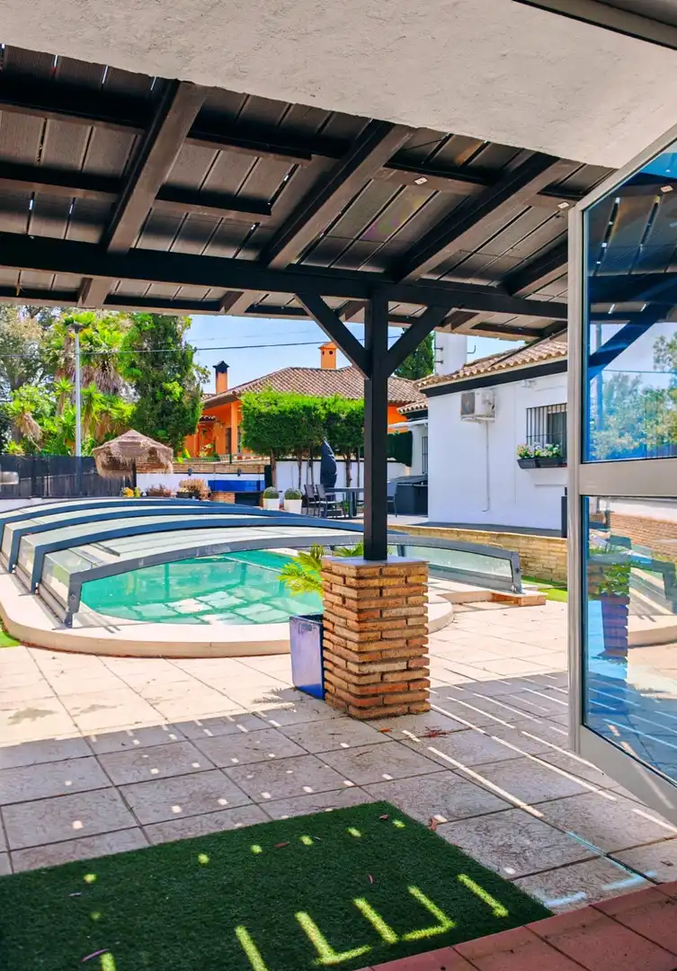 Swimming pool of Houses for sale in Chiclana de la Frontera  with Air Conditioner, Swimming Pool and Furnished