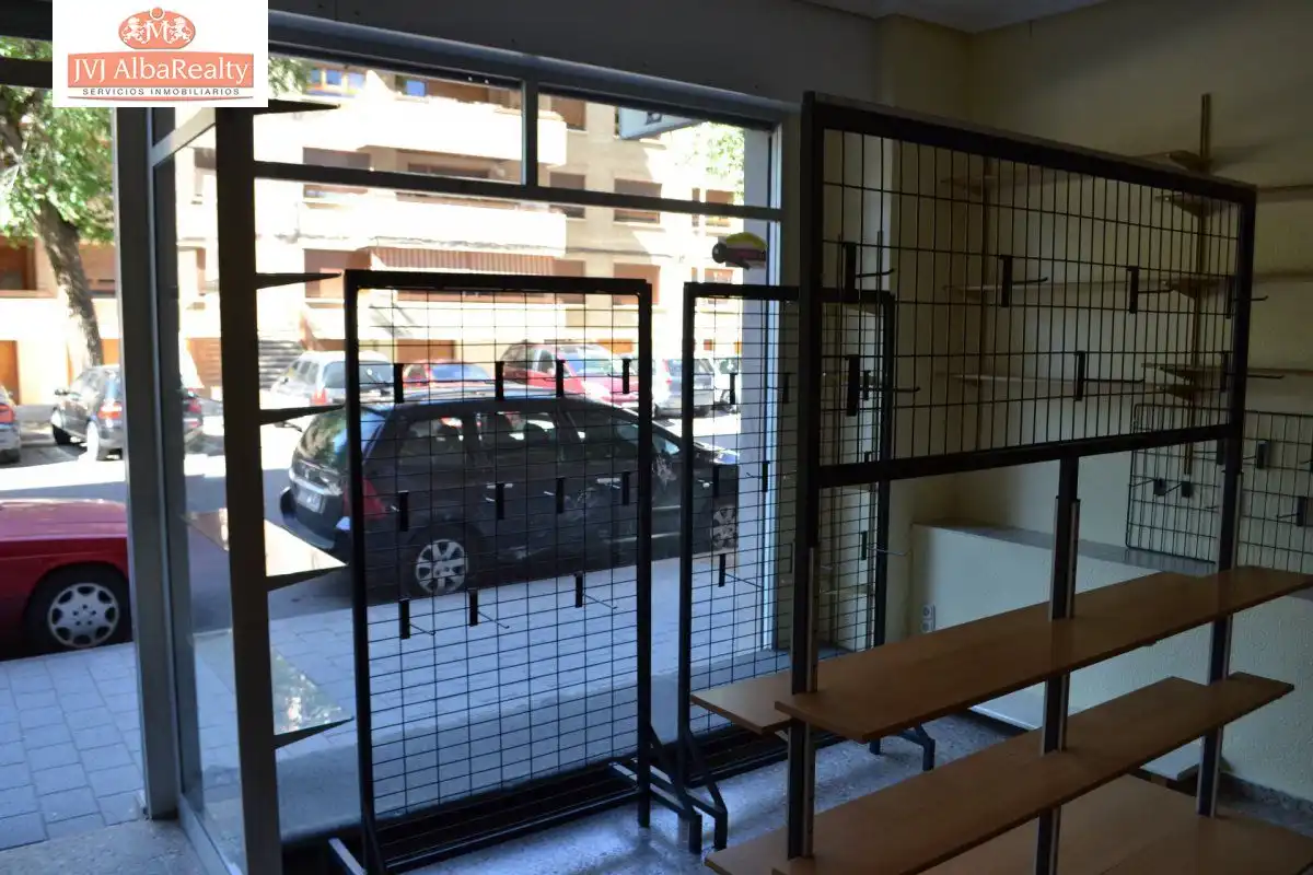 Vista exterior de Local en venda en Albacete