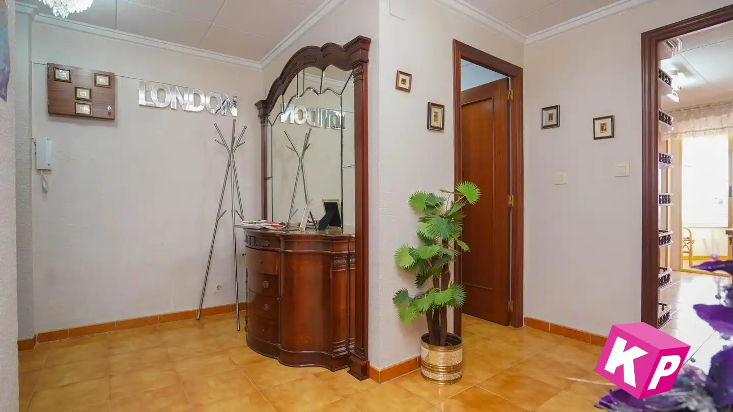 Flat for sale in Santa Pola  with Air Conditioner, Terrace and Swimming Pool