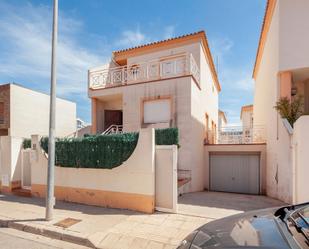 Vista exterior de Casa adosada en venda en Gandia amb Balcó